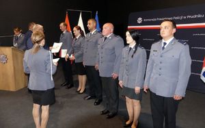kolorowe zdjęcie obchody święta policji