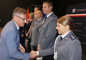 kolorowe zdjęcie obchody święta policji