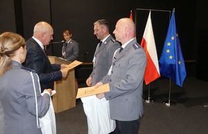 kolorowe zdjęcie obchody święta policji