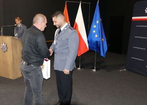 kolorowe zdjęcie obchody święta policji