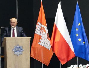 kolorowe zdjęcie obchody święta policji