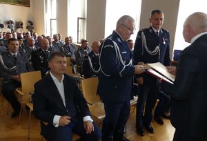 kolorowe zdjęcie obchody święta policji
