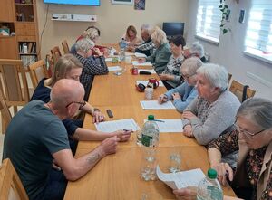 kolorowe zdjęcia za spotkania z seniorami