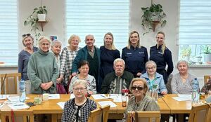 kolorowe zdjęcia za spotkania z seniorami