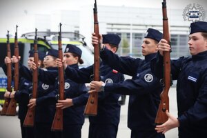 kolorowe zdjęcia z konkursu klas mundurowych