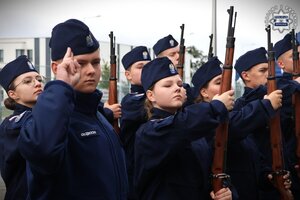 kolorowe zdjęcia z konkursu klas mundurowych