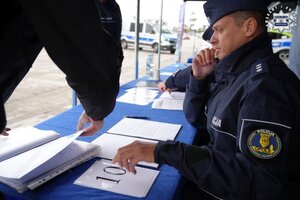 kolorowe zdjęcia z konkursu klas mundurowych