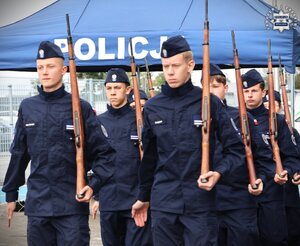 kolorowe zdjęcia z konkursu klas mundurowych